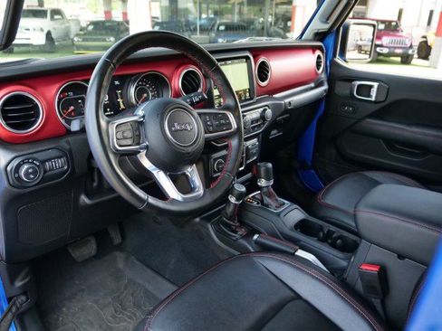 Used 2022 Jeep Gladiator Rubicon w/ LED Lighting Group AWD/4WD image 2