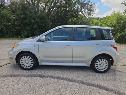 Used 2006 Scion xA FWD image 2