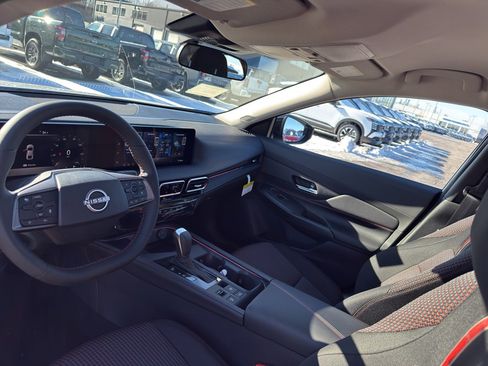 New 2026 Nissan Sentra SR w/ Floor Mat Package FWD image 25