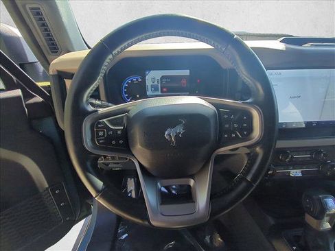 Used 2022 Ford Bronco Wildtrak image 28