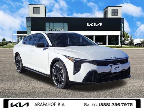 New 2025 Kia K4 GT-Line image 2