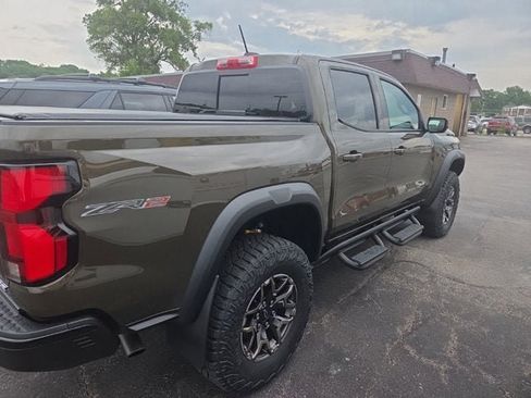 Used 2024 Chevrolet Colorado ZR2 w/ Safety Package AWD/4WD image 4