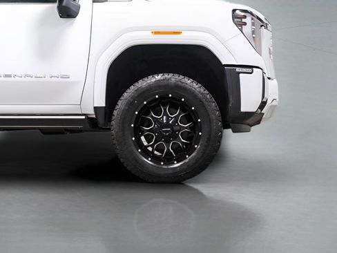 Used 2024 GMC Sierra 2500 Denali w/ Denali Reserve Package AWD/4WD image 7
