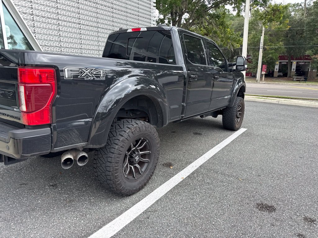 Used 2022 Ford F250 Lariat w/ Black Appearance Package AWD/4WD image 11