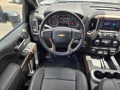 Used 2022 Chevrolet Silverado 2500 High Country w/ Z71 Off-Road Package AWD/4WD image 15