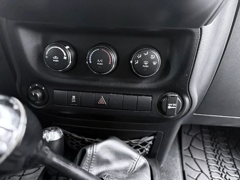 Used 2013 Jeep Wrangler Sport AWD/4WD image 13