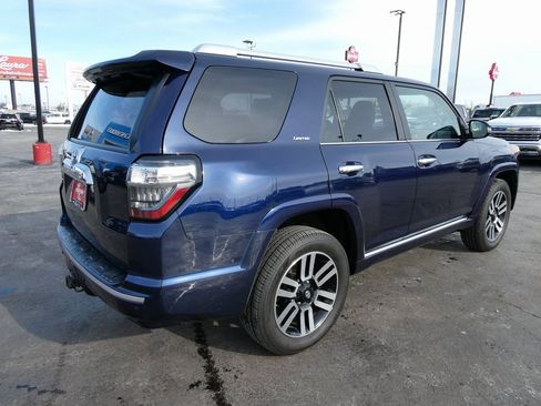 Used 2017 Toyota 4Runner TRD Off-Road Premium image 5