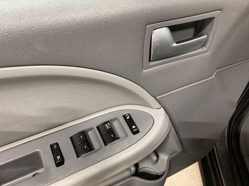 Used 2005 Ford Freestyle SEL image 10