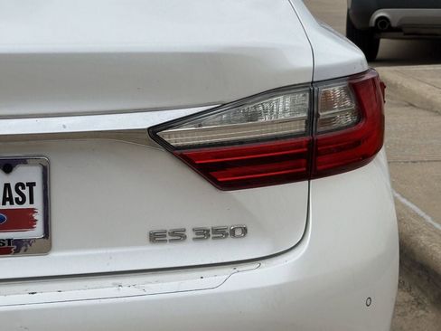 Used 2016 Lexus ES 350 w/ Luxury Package w/Wood Trim FWD image 7