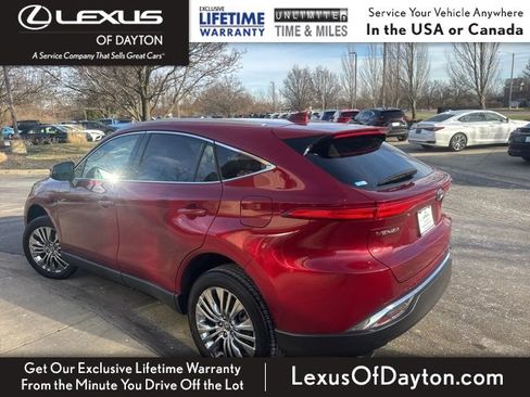 Used 2023 Toyota Venza XLE image 5