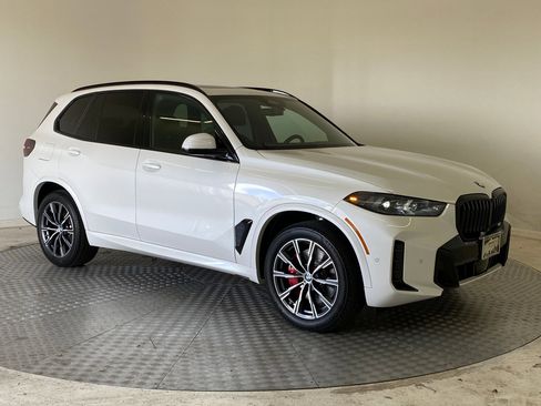 New 2026 BMW X5 xDrive40i w/ M Sport Package image 7