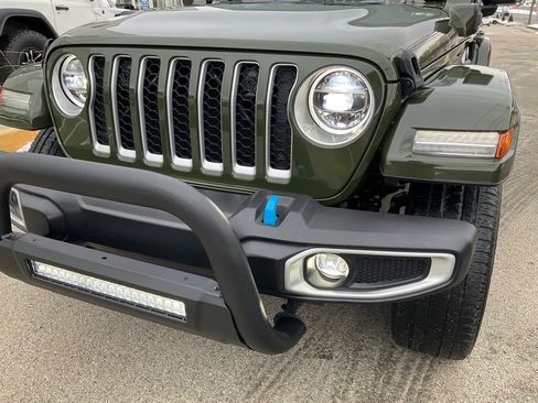 Used 2022 Jeep Wrangler Unlimited Sahara w/ Cold Weather Group image 28