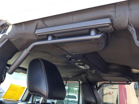 Used 2017 Jeep Wrangler Unlimited Sahara w/ Connectivity Group image 24