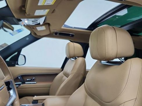 Used 2023 Land Rover Range Rover Long Wheelbase SE image 35