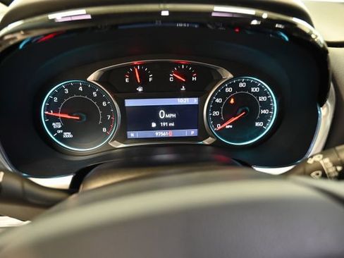 Used 2021 Chevrolet Traverse LT FWD image 29