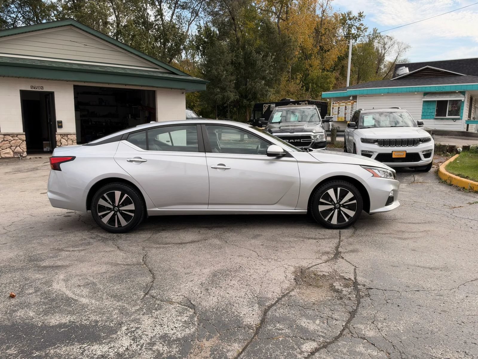 Used 2021 Nissan Altima 2.5 SV AWD/4WD image 6