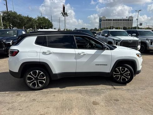 Used 2023 Jeep Compass Limited AWD/4WD image 4