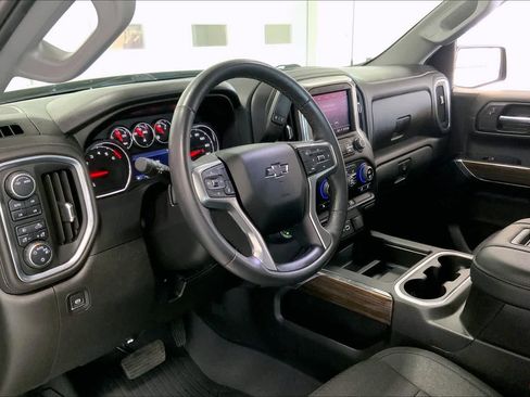 Used 2022 Chevrolet Silverado 1500 RST image 2