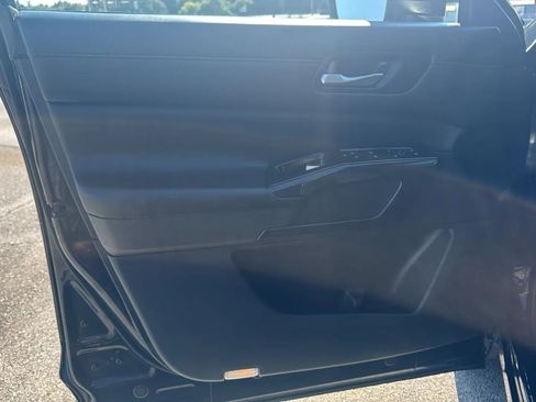 Used 2022 Nissan Pathfinder SV AWD/4WD image 9
