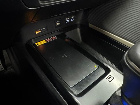 Used 2025 Toyota Camry SE w/ Convenience Package FWD image 27