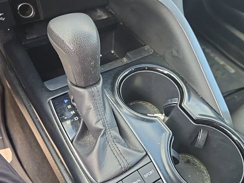 Used 2019 Toyota Camry LE FWD image 16