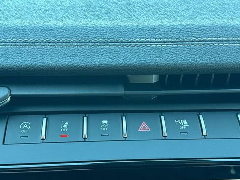 New 2026 Jeep Grand Cherokee Altitude image 25