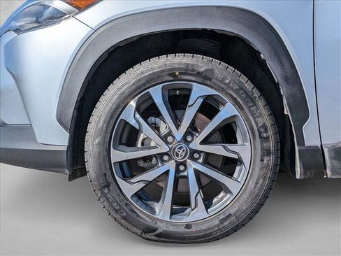Used 2024 Toyota Corolla Cross XLE image 24