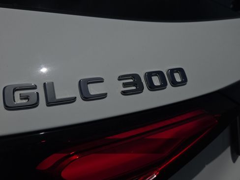 Used 2025 Mercedes-Benz GLC 300 image 37