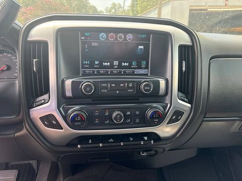 Used 2018 GMC Sierra 2500 SLE w/ SLE Preferred Package AWD/4WD image 19