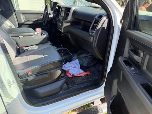 Used 2024 RAM 2500 Tradesman w/ Chrome Appearance Group image 5