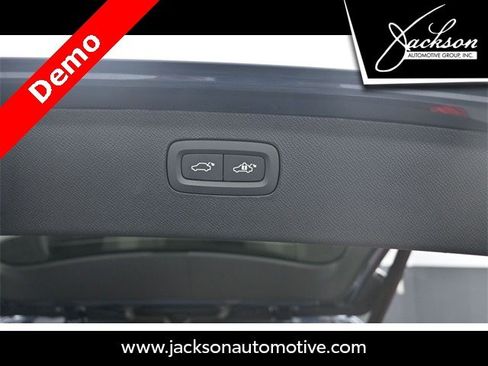 Certified 2024 Volvo XC90 T8 Plus w/ Protection Package Premier image 27