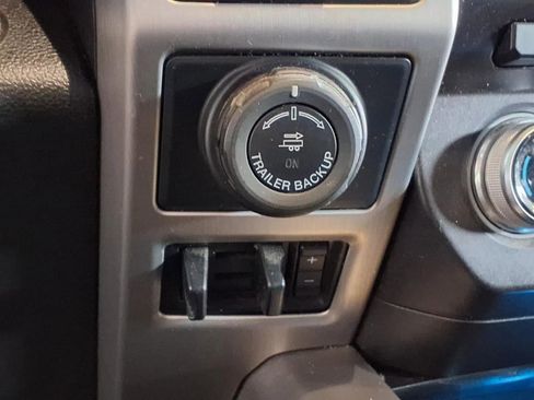 Used 2018 Ford F150 Platinum w/ Equipment Group 701A Luxury image 26