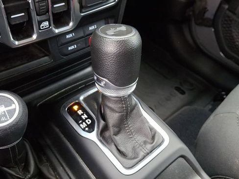 Used 2022 Jeep Wrangler Unlimited Sport AWD/4WD image 26