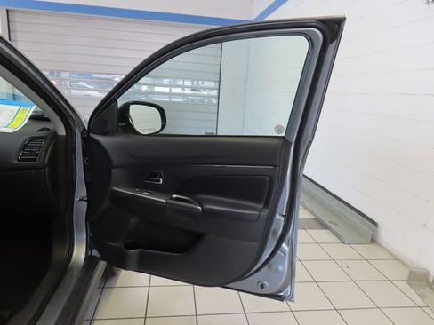 Used 2025 Mitsubishi Outlander Sport SE AWD/4WD image 23