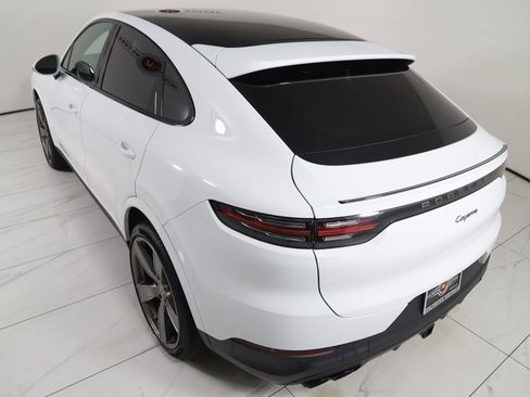 Used 2023 Porsche Cayenne Coupe image 38