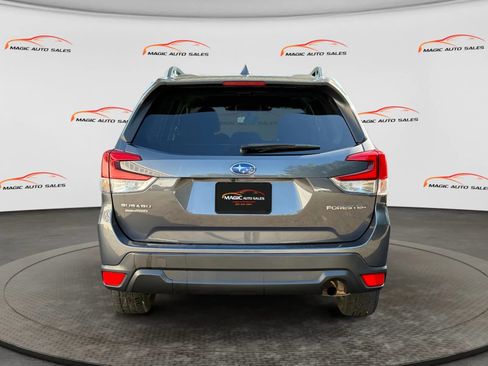 Used 2022 Subaru Forester Premium AWD/4WD image 9