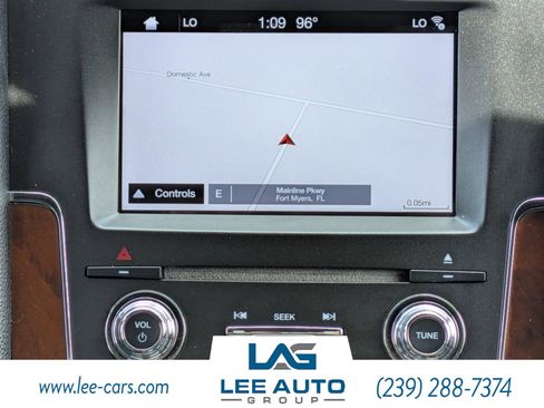 Used 2017 Lincoln Navigator Select RWD image 16