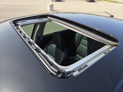 Used 2015 Honda Accord Touring image 3