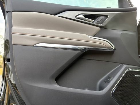 New 2025 Chevrolet Traverse LT w/ Enhanced Driving Package image 12