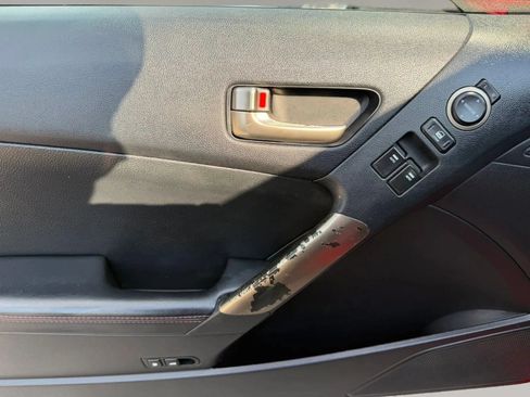Used 2014 Hyundai Genesis 2.0T RWD image 12