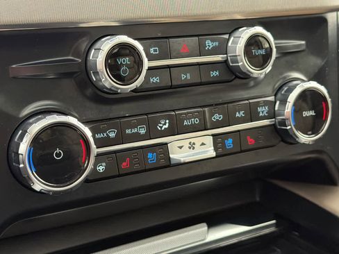 Certified 2025 Ford F350 Platinum w/ Platinum Plus Package AWD/4WD image 20