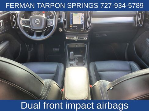Used 2019 Volvo XC40 T5 Momentum image 16