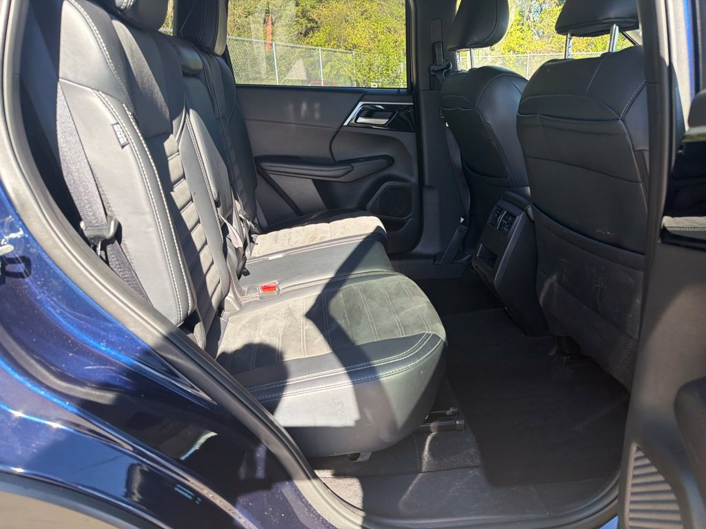 Used 2024 Mitsubishi Outlander SE Black Edition AWD/4WD image 15