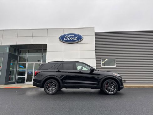 New 2026 Ford Explorer ST-Line w/ ST-Line Street Pack AWD/4WD image 10