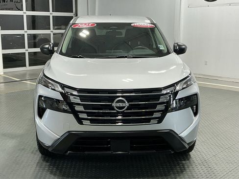 Used 2025 Nissan Rogue S image 30