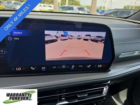 Used 2026 Chevrolet Traverse LT FWD image 27
