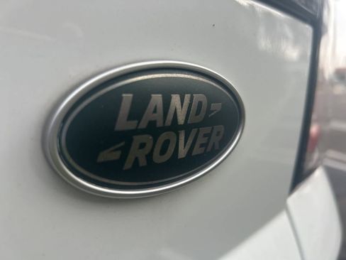 Used 2018 Land Rover Range Rover Sport SE image 18