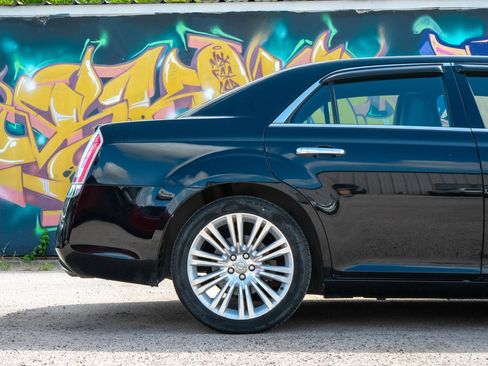 Used 2012 Chrysler 300 C RWD image 12