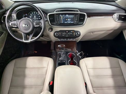Used 2017 Kia Sorento EX w/ EX V6 Premium Package FWD image 38