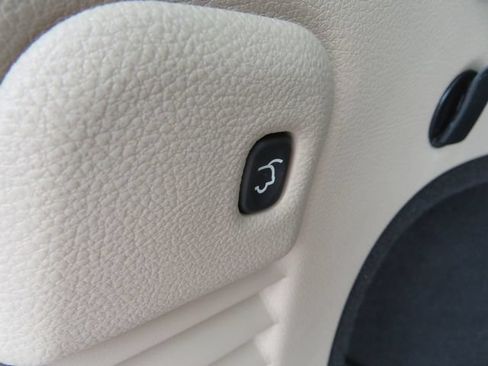 Used 2017 Jeep Grand Cherokee Limited RWD image 20